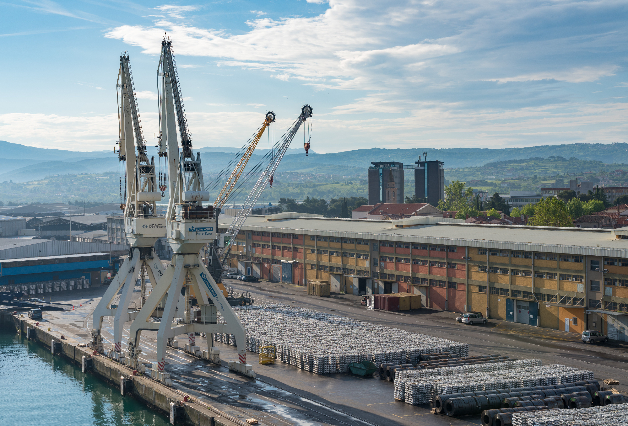 Luka Koper je več kot le pristanišče, je logistično srce regije.